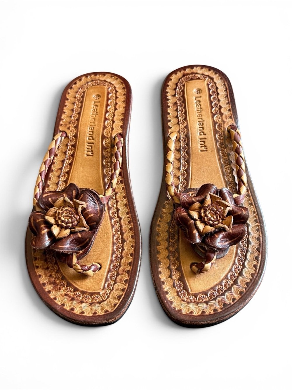 LEATHERLAND INT’L Handcrafted Brown Leather Floral Toe-Post Sandals Size 8 NEW
